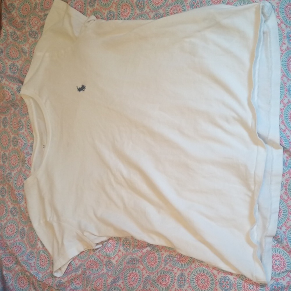 White tee